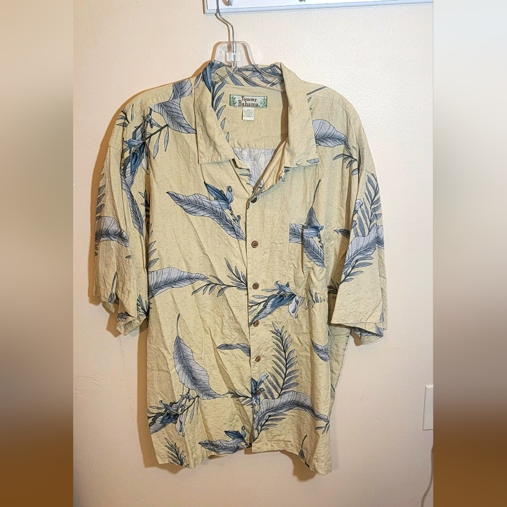 Tommy Bahama Short Sleeve Casual Button Down
